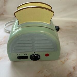 Scentsy brand Green retro Toaster wax burner